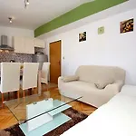 Mara Apartman Zára