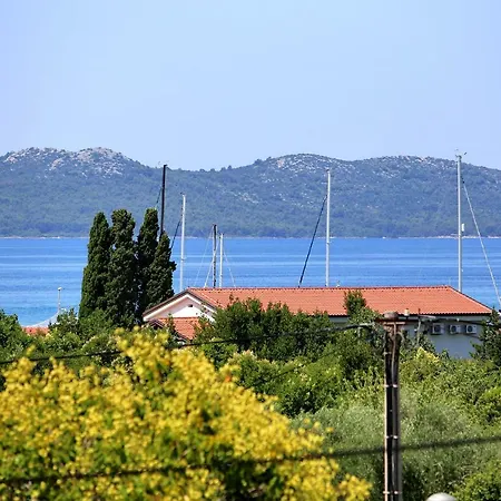 Διαμέρισμα Mara *