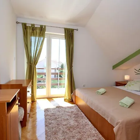 Apartament Mara *