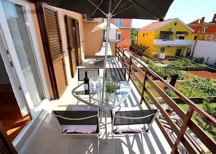 Mara アパート ザダル